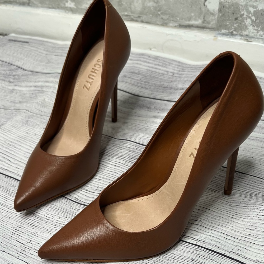 Schutz Lou Leather Pump